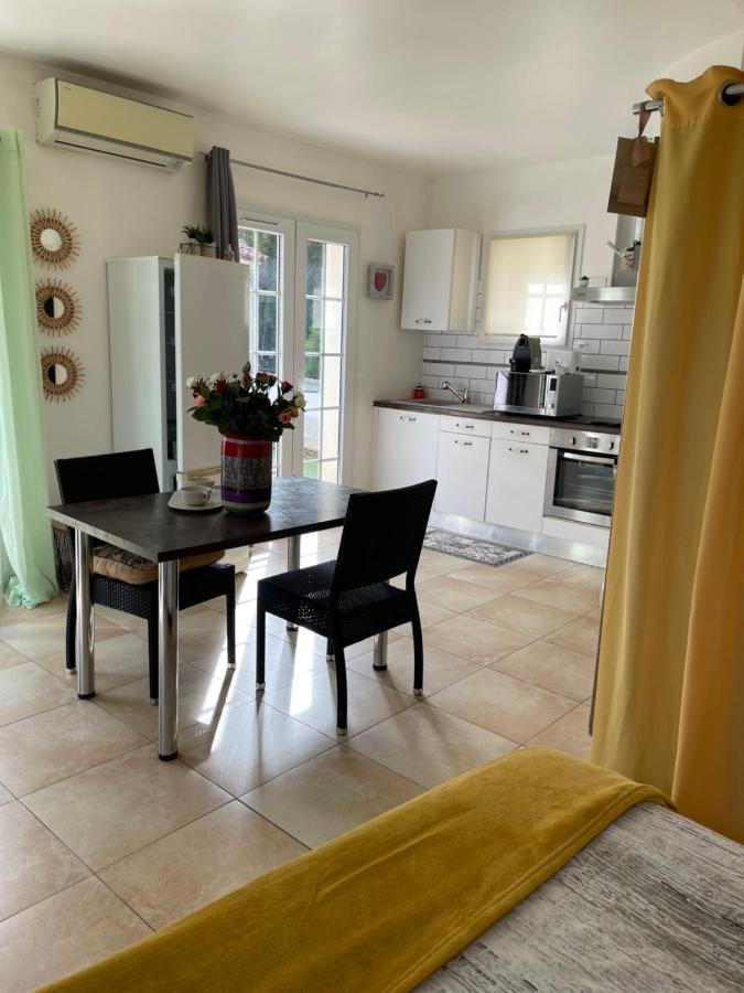 Location Studio De Charme Antibes Exterior foto