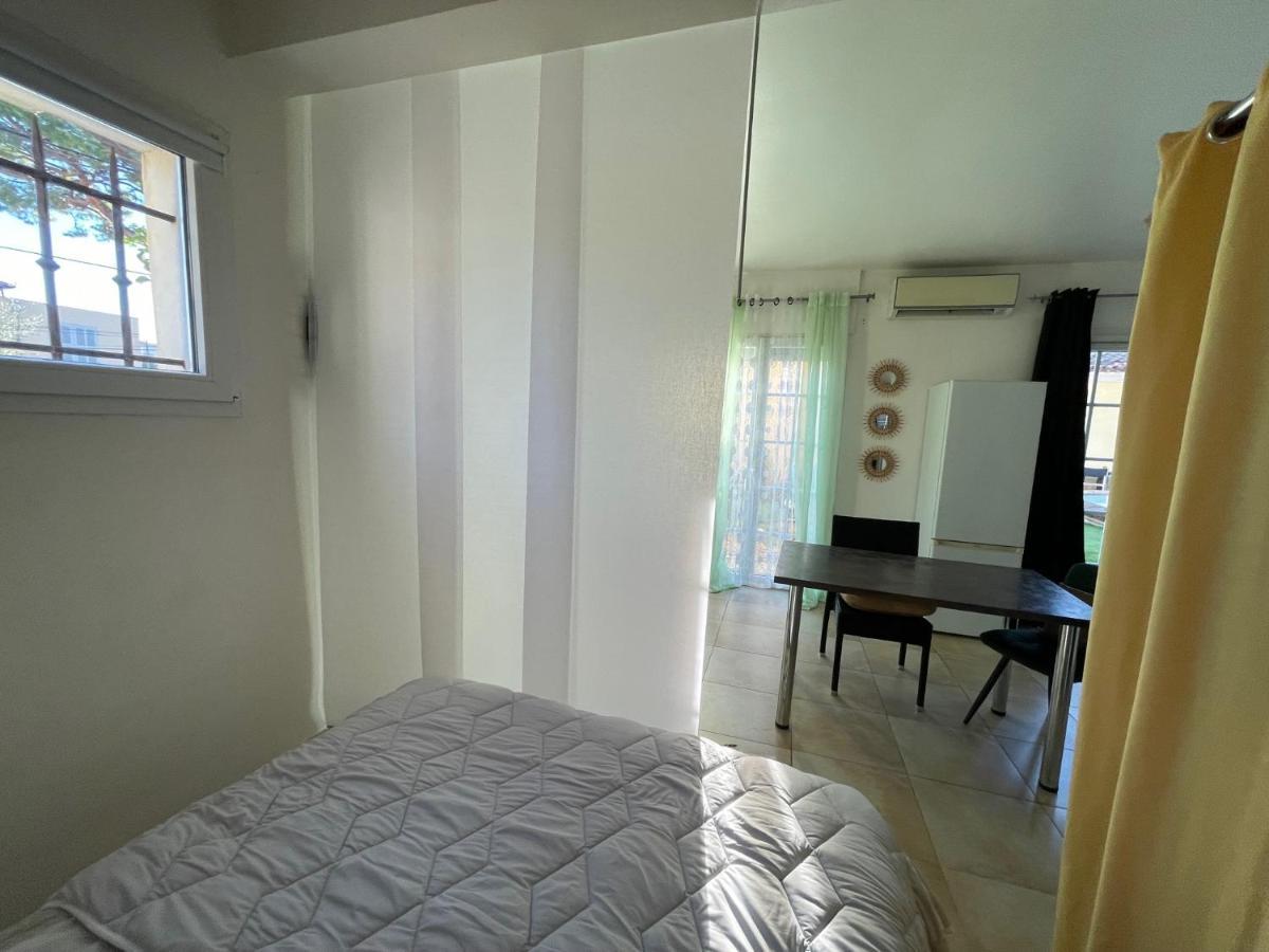Location Studio De Charme Antibes Exterior foto